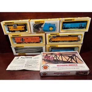 8 Bachman Trestle Bridge HO Scale Train Cars, Track, Bridge Trestle & Power Pack